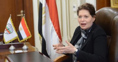 المستشارة فاطمة قنديل أول قاضية جنايات فى حوار لـ"اليوم السابع": فخورة كونى أول سيدة تعمل فى مجال كان مقتصرا على الرجال.. لا أتعاطف مع السيدات فى القضايا لأنى امرأة.. وتمنيت محاكمة قتلة المصريين فى ليبيا