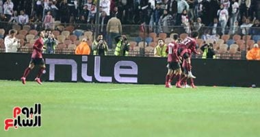 سيراميكا يتقدم على الزمالك عن طريق إسلام عيسى بالهدف الأول.. صور 