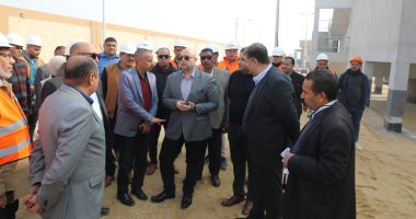 محافظ بنى سويف يزور عددا من المصانع  بمنطقة كوم أبو راضى الصناعية
