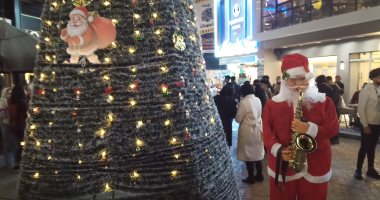 زينة وشجرة الكريسماس وبابا نويل.. محافظات مصر تحتفل بالعام الجديد