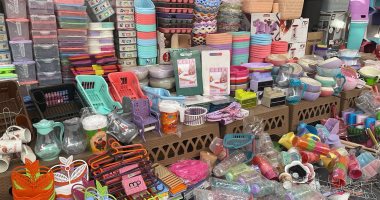 تخفيضات على المستلزمات المنزلية بمعرض محافظة الجيزة للسلع فى حى جنوب.. صور