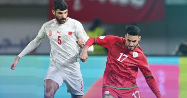 منتخب عمان يتقدم على البحرين 1-0 في الشوط الأول بنهائي "خليجي 26".. فيديو