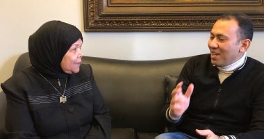 رائحة الأمومة والشهادة.. والدة شهيد تحول منزلها لمتحف يضم مقتنياته.. من كرسى الانتظار إلى ركن الذكريات أم البطل تخاطب روح ابنها.. وتفتح خزائن أسرارها لـ"اليوم السابع": زغردت فى جنازته.. وشرفنى حيًا وميتًا