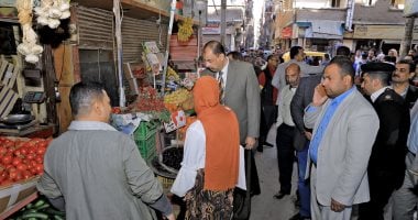 محافظ سوهاج يتفقد شوارع مركز أخميم ويوجه بإزالة الإشغالات