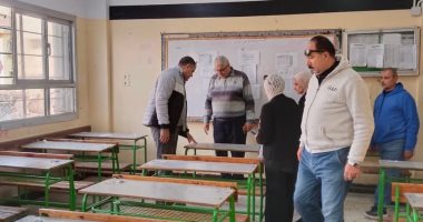 وكيل تعليم دمياط يتابع استعدادات لجان امتحانات الفصل الدراسي الأول