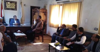 رئيس مركز ومدينة أرمنت يبحث مشكلة مقطورات قصب السكر قبل بدء الموسم رسمياً