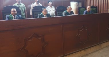 المشدد 10 سنوات لعامل وعاطل وسيدتين بتهمة الاتجار فى المخدرات بسوهاج المحكمة