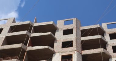 محافظ القليوبية يتابع جهود حملة إزالة مخالفات البناء ببنها وقليوب والقناطر