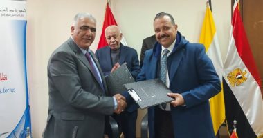 نقيب المرافق يوقع بروتوكول تعاون مع نقابة العاملين بالكهرباء في الأردن