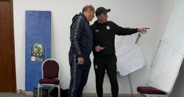 علاء نبيل يجتمع بجهاز منتخب الشباب واللاعبين لتحفيزهم استعدادا لأمم أفريقيا.. صور