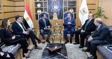 رئيس جامعة المنصورة يستقبل وفد "جامعة مانشستر" لتعزيز سبل التعاون المشترك