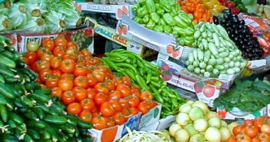 أسعار الخضراوات والفاكهة اليوم الأحد 12- 1- 2025 بأسواق مطروح