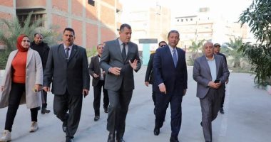 محافظ دمياط يتفقد الامتحانات بمدرستى كفر البطيخ الإعدادية وكفر سعد الثانوية