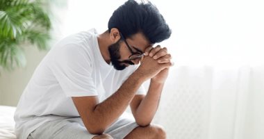 بتشتغل كتير ومش عارف تاخد قرارات؟ علامات مهمة للاكتئاب الخفي لازم تعرفها