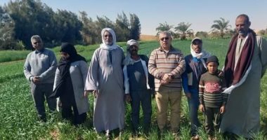 زراعة الوادي الجديد: عقد ندوات إرشادية لمزارعي قرى الخارجة