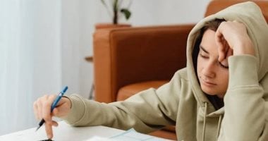 الشبكة نيوز : 
                                            استعد للامتحانات.. 5 حيل سهلة لمراجعة المواد الدراسية
                                        