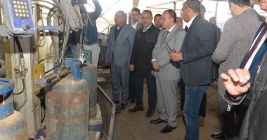 محافظ أسيوط يتفقد مصنع تعبئة أسطوانات البوتاجاز ويوجه بزيادة الإنتاج لـ73 ألف أسطوانة يومياً جانب من التفقد