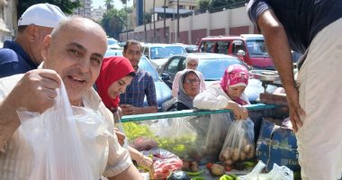 "بداية" تطلق قوافل تموينية بأحياء الإسكندرية.. السمك البلطى بـ 60 جنيها والطماطم بـ 15.. "التموين": نوفر كافة السلع بأسعار تنافسية.. طرح الأسماك الطازجة والمجمدة واستعداد لطرح اللحوم  بأسعار مخفضة.. صور