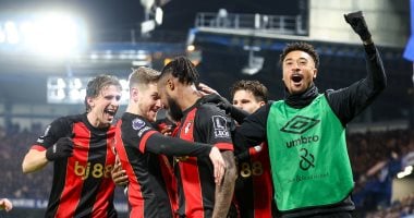 بورنموث يحقق أرباحًا قياسية من بيع خط دفاعه المميز مقابل 200 مليون يورو بورنموث