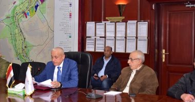 محافظ الأقصر يبحث آخر المستجدات فى ملف تقنين واسترداد أملاك الدولة  