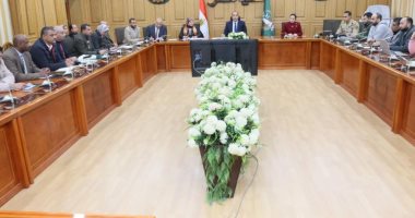 نائب محافظ المنوفية يتابع موقف تسليم مشروعات "حياة كريمة" بقرى أشمون والشهداء