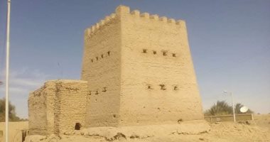 جبل وواحة خضراء وعين مياه ومغارة.. آخر ما تبقى من طوابى باريس الستة.. طابية الدراويش الأثرية مساحتها 5 أفدنة أحد أهم المزارات السياحية بالوادى الجديد.. بنيت منذ أكثر من 130 سنة وما زالت صامدة حتى الآن.. صور