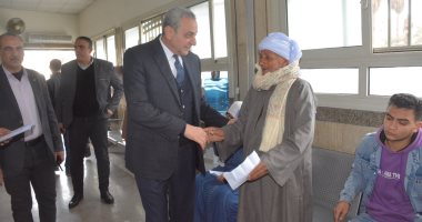 محافظ الغربية يلتقى المواطنين ويؤكد: حل مشكلاتكم أولوية قصوى