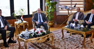 وزير الطيران يلتقى سكرتير عام المجلس الدولى للمطارات لبحث أوجه التعاون