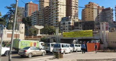 هدم كوبرى المندرة بالإسكندرية لاستكمال مشروع مترو أبوقير.. فيديو وصور