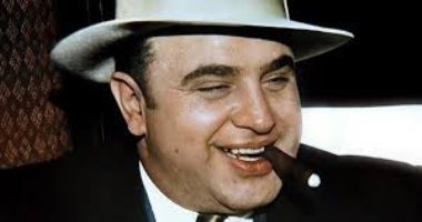 علاقة خاصة واسم مميز..حفيدة آل كابونى تكشف أسرار زعيم المافيا ومسدسM1911