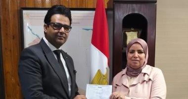 وكيل "صحة سوهاج" يكلف زينب مراد بإدارة الموارد البشرية بالمديرية