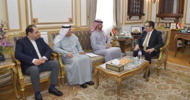 رئيس جامعة القاهرة يبحث مع ملحق التعليم بالإمارات تعزيز التعاون المشترك