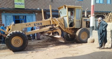 رفع المخلفات والقمامة وتسوية وتمهيد الشوارع خلال حملات دورية بمركز الغنايم