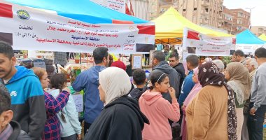 زحام على شراء السلع الغذائية فى سوق اليوم الواحد بالإسماعيلية.. فيديو سوق اليوم الواحد