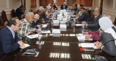 محافظ القليوبية يترأس اجتماع مجلس المناطق الصناعية لبحث ومناقشة طلبات المستثمرين