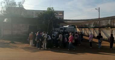 بدء توافد الطلاب على لجان امتحانات الشهادة الإعدادية فى المنوفية.. فيديو