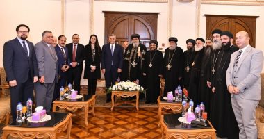 البابا تواضروس يستقبل محافظ الإسكندرية بالمقر البابوي