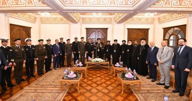 البابا تواضروس يستقبل قائدي القوات البحرية والمنطقة الشمالية فى المقر البابوي بالإسكندرية