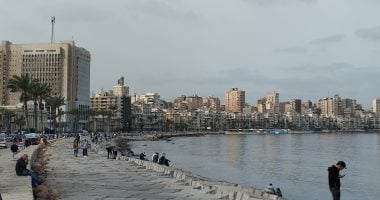 طقس متقلب في إسكندرية وتحذيرات من شدة البرودة ليلا ونصائح بعدم تخفيف الملابس