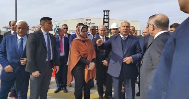 إنشاء محطة لشحن الحاويات من الإسكندرية لميناء أكتوبر الجاف.. والوزير يوجه بتقليل زمن الإفراج الجمركى