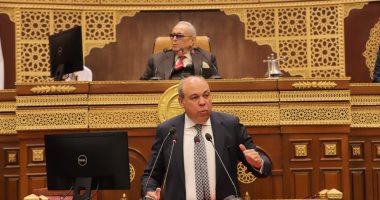 وزير الطيران المدنى: توجد 137 شركة تعمل فى الطيران الشارتر بمصر سامح الحفني، وزير الطيران المدني
