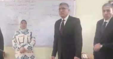 محافظ الجيزة يتفقد لجان امتحانات الشهادة الإعدادية بمدرسة الشهيد هشام شتا