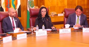 وزيرة التضامن: 546 ألفا من كبار السن يستفيدون من الدعم النقدى بـ3.36 مليار جنيه وزيرة التضامن تشهد احتفالية اليوم العربى لكبار السن