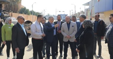 محافظ بنى سويف يتفقد أعمال التطوير  والتوسعة بمحيط المستشفى التخصصى