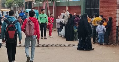 شاهد خروج طلاب الشهادة الإعدادية بعد امتحانى الدراسات والتربية الفنية بالغربية