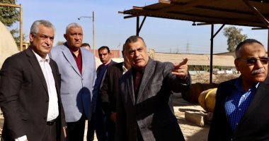وزير الإنتاج الحربى يقوم بجولة مفاجئة لشركة أبو زعبل للكيماويات المتخصصة