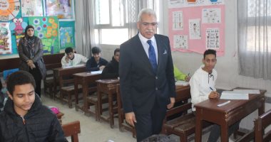 وكيل تعليم الإسماعيلية يتابع امتحان الشهادة الاعدادية في يومها الثالث