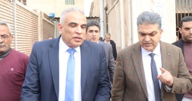 القائم بأعمال رئيس جامعة طنطا يزور طلاب الجامعة المصابين فى حادث طريق قطور