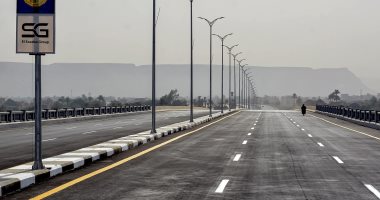 مشروعات الطرق تعيد لصعيد مصر بريقه.. الكباري والمحاور مفاتيح جديدة للتنمية المستدامة.. المشروعات ربطت ضفتي النيل والصحراوى الغربى بالشرقى.. جمال حمدان ومحمد سيد طنطاوى وجرجا وطما الأبرز.. صور