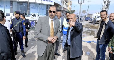 محافظ سوهاج يتفقد مشروعات الطرق بنطاق مركز أخميم
